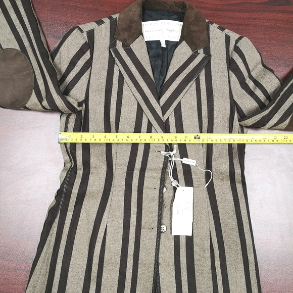 Blazer - Picture 8 of 9